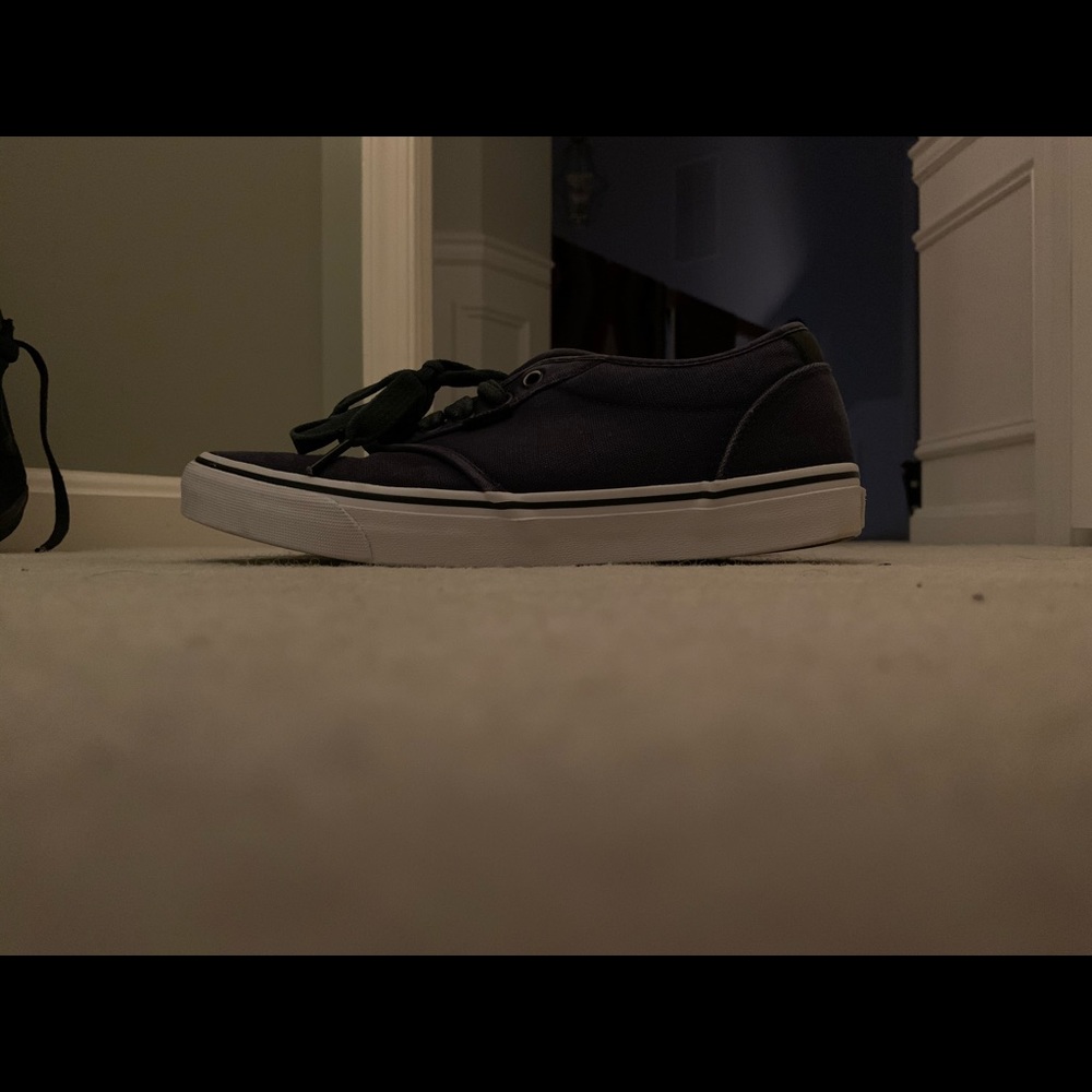 Size 9.5 men’s authentic vans